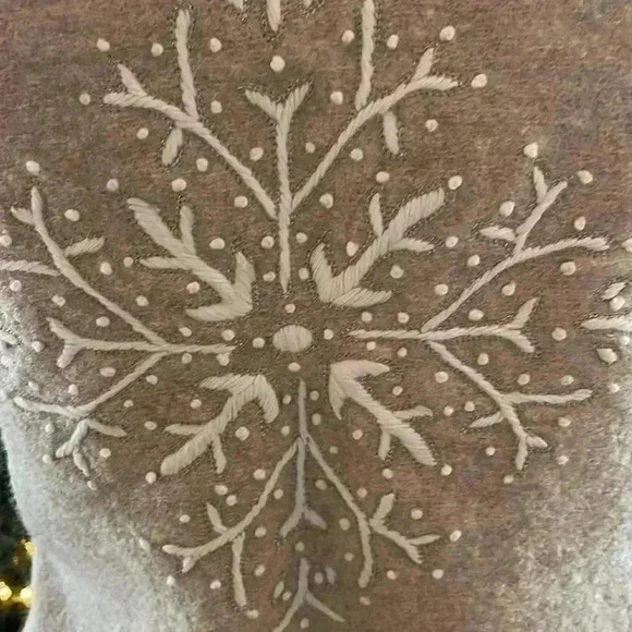 Coldwater Creek women’s 100% wool size medium holiday vest. Zips up the front. - Picture 5 of 8